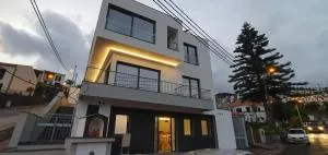 SCIROCCO SUITES Madeira - Ocean View - Água de Pena