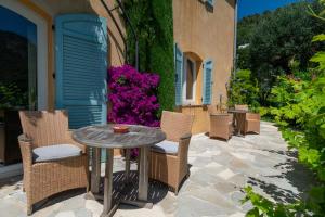B&B / Chambres d'hotes La Colline de Vence : Chambre Double Deluxe - Vue sur Mer