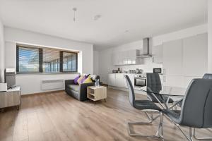 Two-Bedroom Apartment room in Hamilton Grace 2 Bed 1 Bath Plenty of Parking SN5