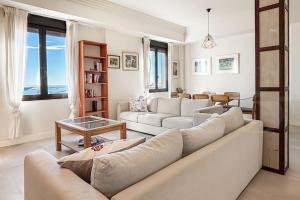 Central gem with stunning port & sea views by REMS