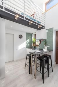 Chic Loft with Garden, Sleeps 4