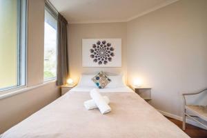 Quaint Auchenflower 1B1B Apt w Parking Close to UQ M5