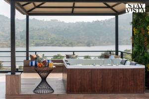 StayVista at Evara Villa - Pool, BBQ and Bonfire