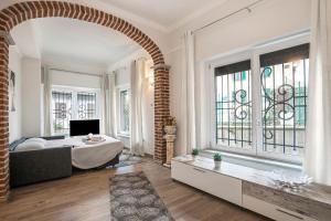 Blue Mermaid of Stresa - Happy Rentals