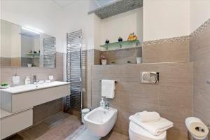 Blue Mermaid of Stresa - Happy Rentals