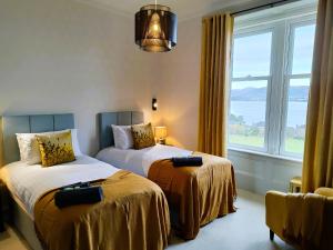 Bella Vista Manor - with elevated views over Rothesay & Loch Striven
