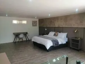 Room 1 of 8 Cozy Suites The Hilltop Guesthouse - Kingsmead