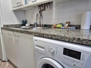 1A125 Cómodo apto con garaje by R2R Consulting