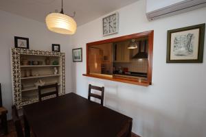 Terraza vistas al mar y piscina San Juan playa by Elconserje