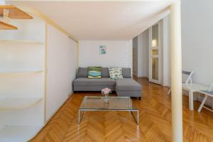 Weiner Leó sunny Mezzanine Hideaway