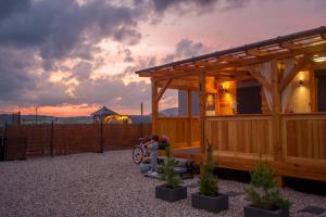 Rajska polana Domki PREMIUM ,na odludziu z prywatną BALIĄ z jacuzzi i sauną ,Cisza,rowery elektryczne,góry,astroprzygoda,- Adršpach, Skalne Miasto, Zamek Książ,Andrzejówka,Karpacz, Śnieżka,Janskie Laznie,Pec