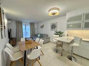 Capitain Janes Beachside Haven