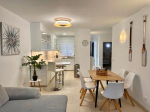 Capitain Janes Beachside Haven