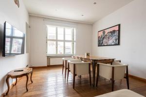 Luxury Square view apartment #18