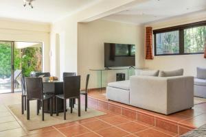 Villa Sol Camps Bay - Family Villa with 360 views