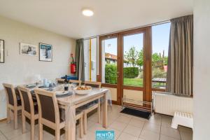 Zeeanemoon - Holiday home for 6 persons