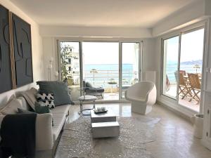 Riviera rooftop - front de mer avec terrasse dans le centre