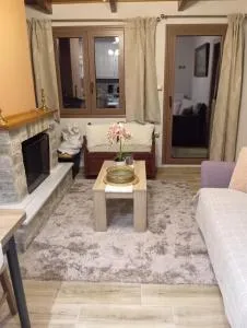 Lydias House - Stírion