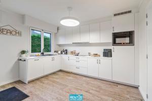 Villa Zee en Zand - bungalow with garden and parking