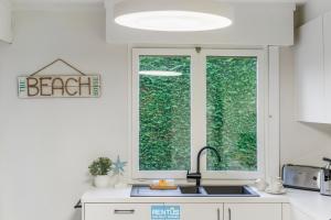 Villa Zee en Zand - bungalow with garden and parking