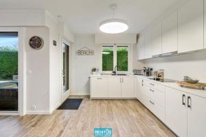 Villa Zee en Zand - bungalow with garden and parking