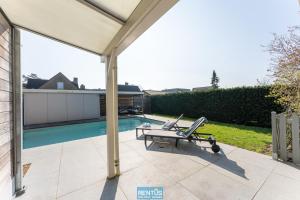 Villa T’Uzetje – villa with pool in Oostduinkerke