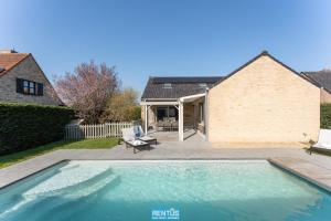 Villa T’Uzetje – villa with pool in Oostduinkerke