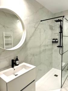 Studio Selling Sunset