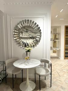 Studio Selling Sunset