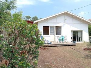 Villa lumineuse à 300m de la plage, 5min de locéan en vélo, jardin et terrasse, proche commerces - FR-1-736-1