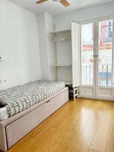 LUMINOSO APARTAMENTO en el centro de Cádiz