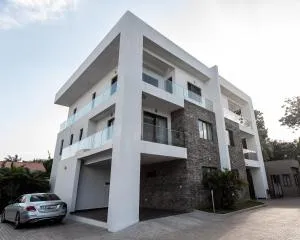 Elegant Four Bedroom Villa at Airport Accra - Lapaz