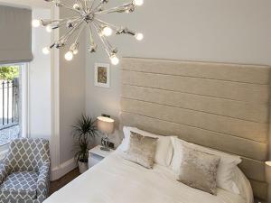 Double or Twin-Classic Ensuite - Disability Access room in The Lane Hotel