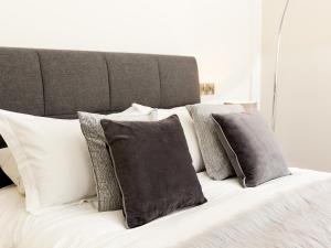 Deluxe Double Room with Bath room in The Lane Hotel