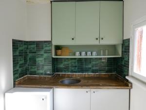 Central 3 Story 5 Bedroom Home with Terrace by Tram