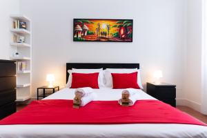 3 Suite Esclusive con Balcone in Centro Città, Mare a 450m, Prenota Ora!