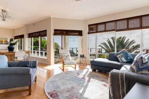 Seaside Panache - Cosy home, Pool, Ocean Views
