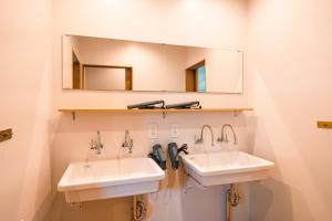 港に停泊する町のフロント moyai 舫