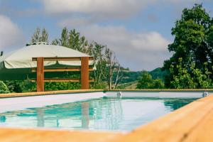 Proche d'Agen - Location de vacances 6 personnes avec piscine privée à la campagne