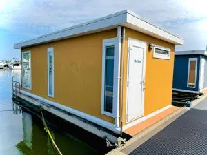 '' Mustique'' Cozy & Romantic Houseboat in Maastricht - 卡尼