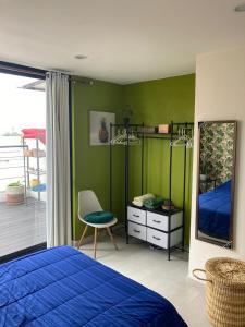 Bedroom with private bathroom and terrace right in Roma Norte