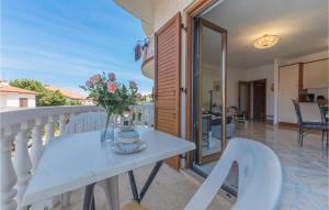 Beautiful Apartment In Zambratija