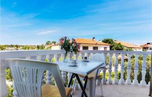 Lovely Apartment In Zambratija With Wifi 