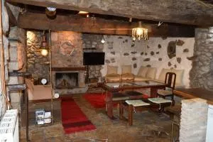 Μικρή Πέτρινη Μεζονέτα 2 - Polydrosos