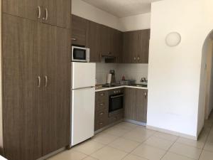 Paphos Gardens - 1BR Apt Near Pool, 5 Mins To Beach And Shops