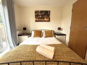 Spacious 2-Bedroom Apartment with Parking in Windsor 4LA