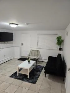 Cozy Apartment - Bedford