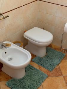 Casetta immersa nel verde, lontano dal caos