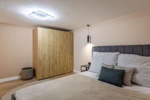 Downtown Comfort One