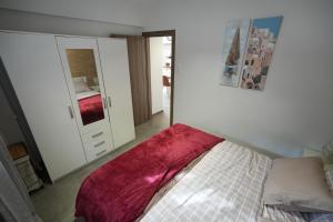 Lovely Front Garden 2 BDRM Nea Smyrni